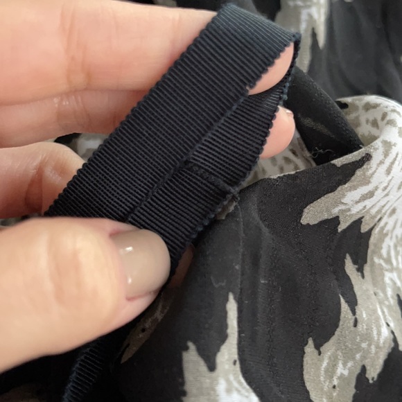 GO INTERNATIONAL | ABSTRACT HOUNDSTOOTH BLOUSE - Picture 8 of 8